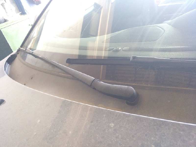 BRAZO LIMPIA DELANTERO DERECHO