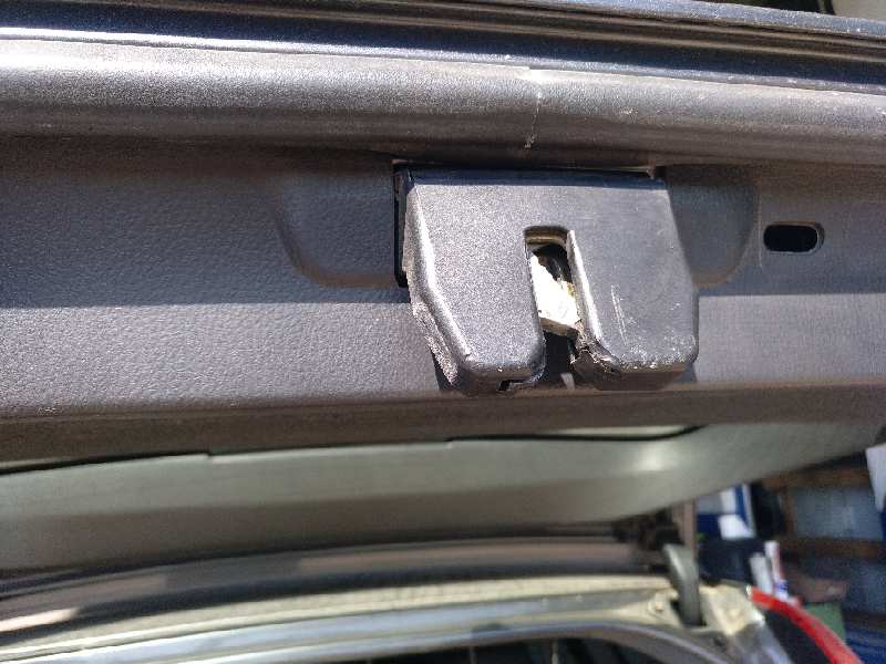 CERRADURA MALETERO - PORTON