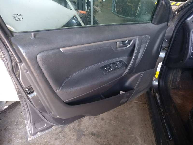 GUARNECIDO PUERTA DELANTERA IZQUIERDA