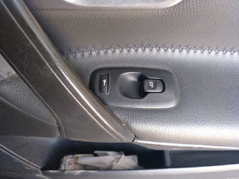 MANDO ELEVALUNAS DELANTERO DERECHO