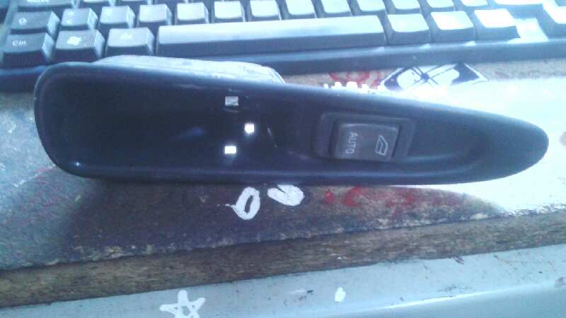 MANDO ELEVALUNAS DELANTERO IZQUIERDO 