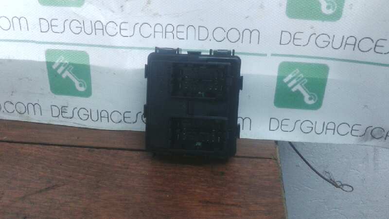 CAJA RELES - FUSIBLES