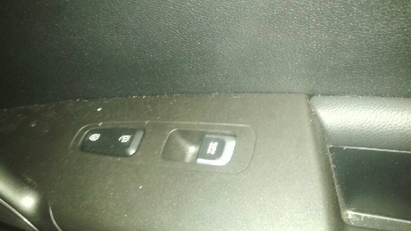 ELEVALUNAS DELANTERO DERECHO