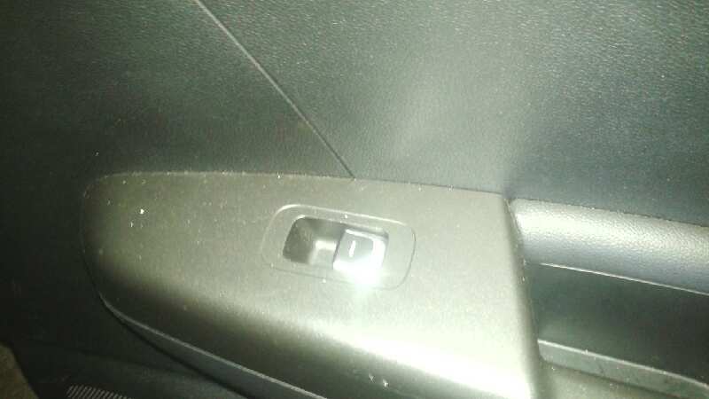 ELEVALUNAS TRASERO DERECHO