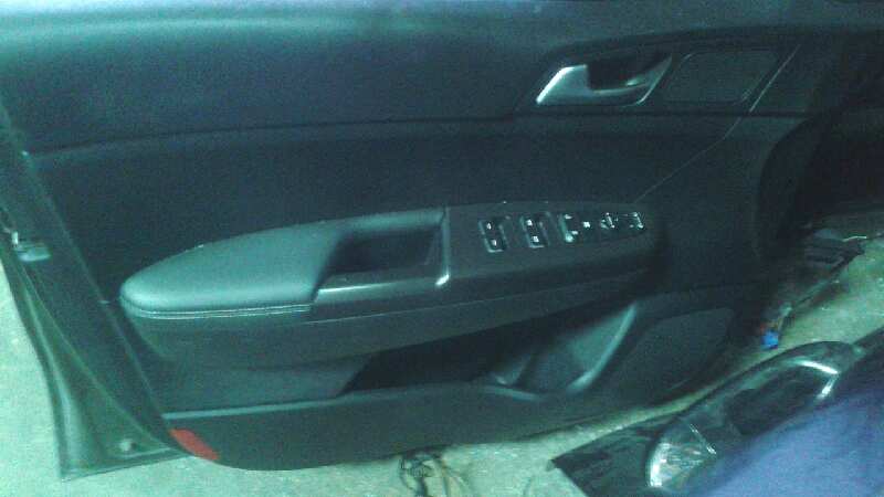 GUARNECIDO PUERTA DELANTERA IZQUIERDA