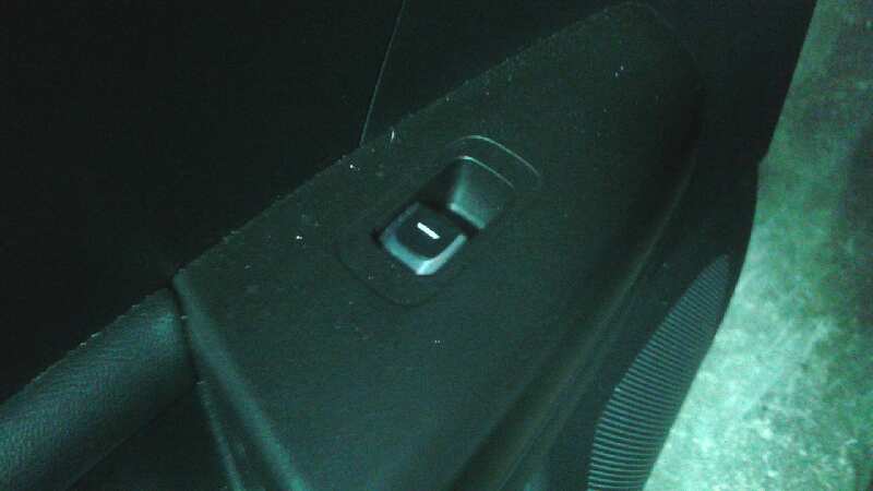 MANDO ELEVALUNAS TRASERO IZQUIERDO