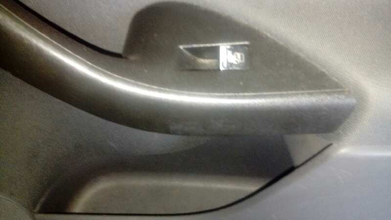 ELEVALUNAS DELANTERO DERECHO