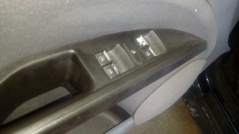 MANDO ELEVALUNAS DELANTERO IZQUIERDO 