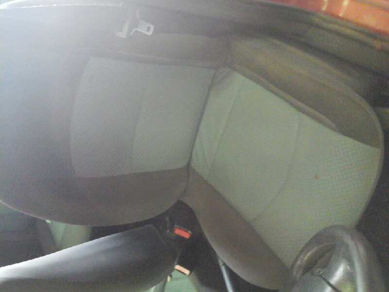 ASIENTO DELANTERO IZQUIERDO