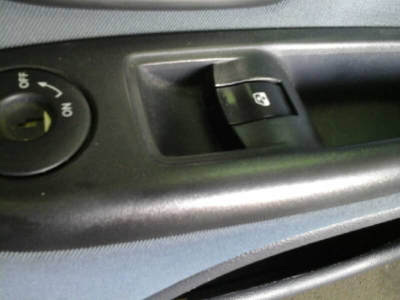 MANDO ELEVALUNAS DELANTERO DERECHO