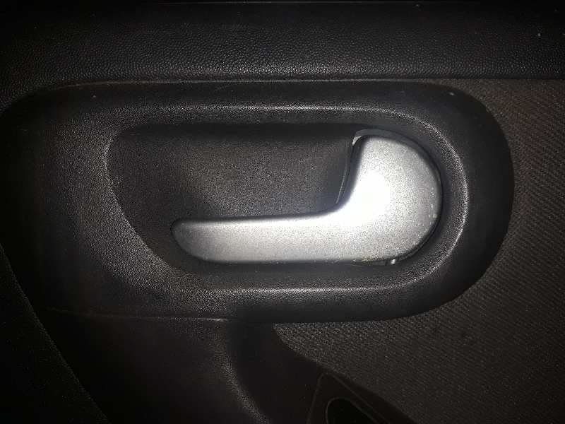 MANETA INTERIOR DELANTERA DERECHA