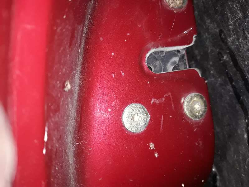 CERRADURA PUERTA TRASERA IZQUIERDA 