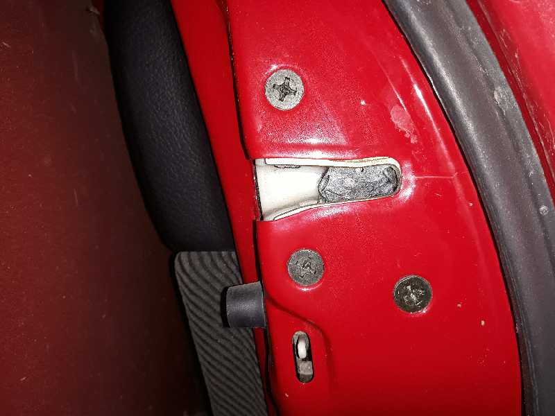 CERRADURA PUERTA TRASERA DERECHA 