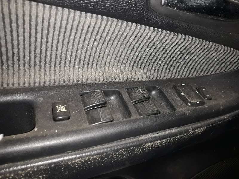 MANDO ELEVALUNAS DELANTERO IZQUIERDO 