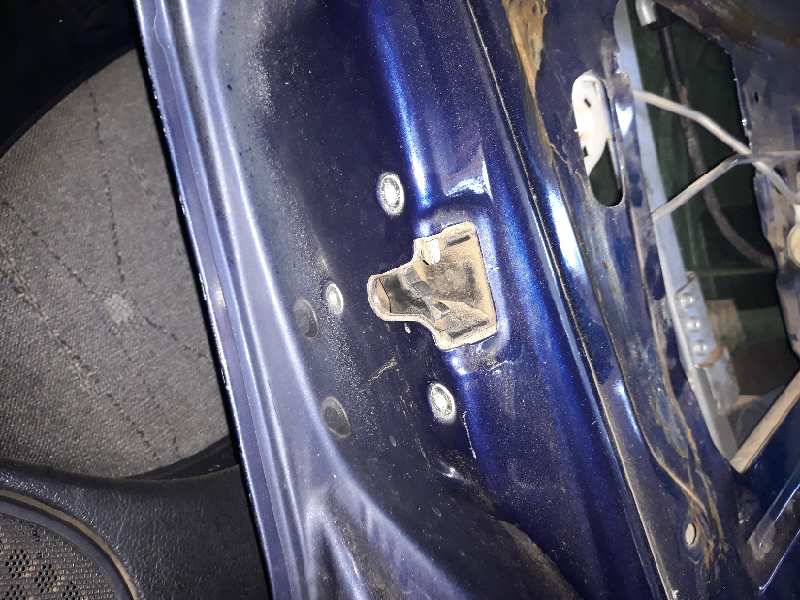 CERRADURA PUERTA DELANTERA IZQUIERDA 