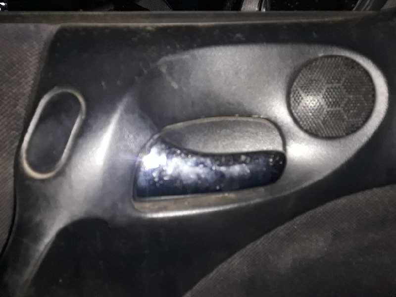 MANETA INTERIOR DELANTERA IZQUIERDA