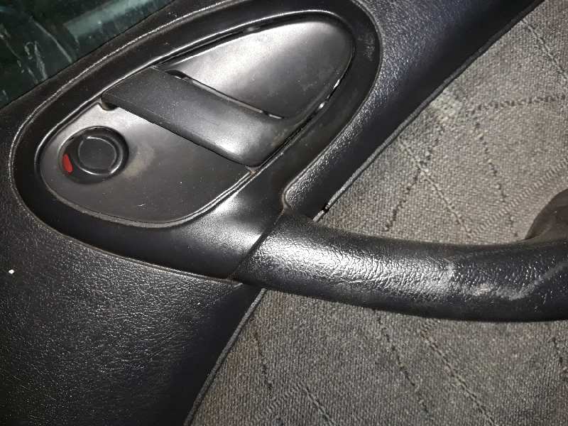 ELEVALUNAS DELANTERO DERECHO