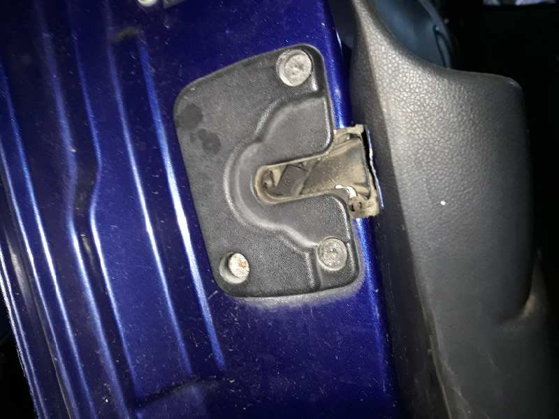 CERRADURA PUERTA DELANTERA IZQUIERDA 