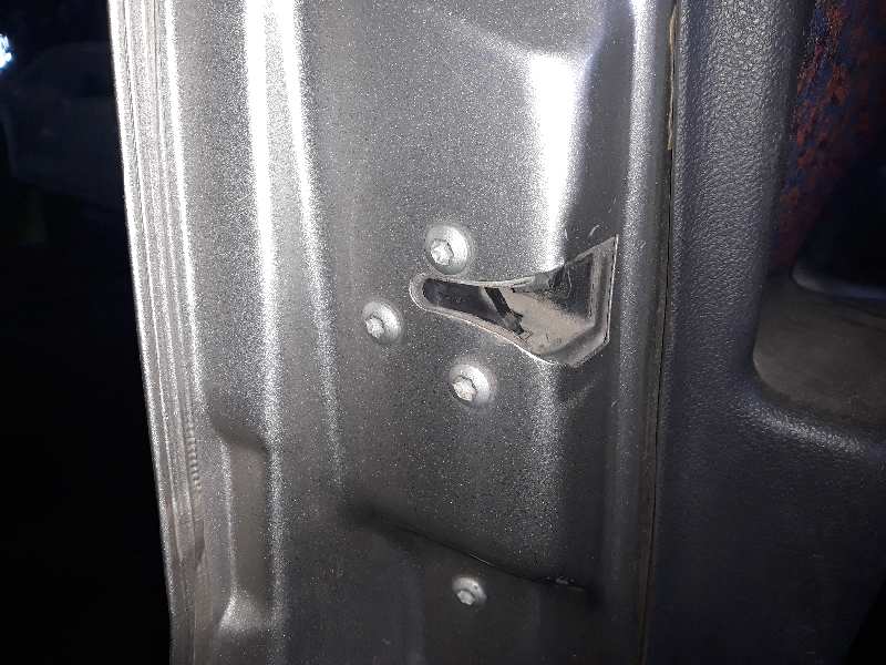 CERRADURA PUERTA DELANTERA IZQUIERDA 