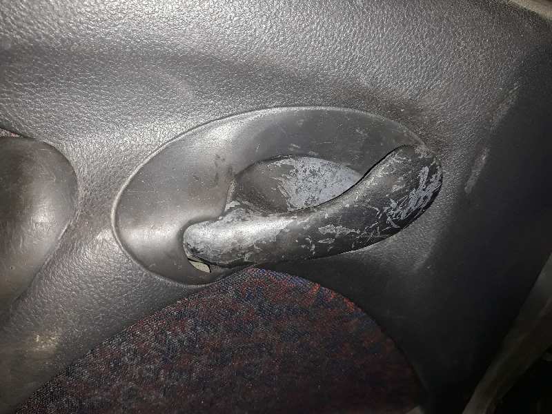 MANETA INTERIOR DELANTERA IZQUIERDA