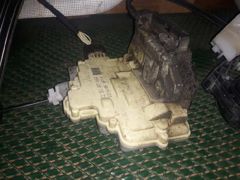 CERRADURA PUERTA DELANTERA DERECHA