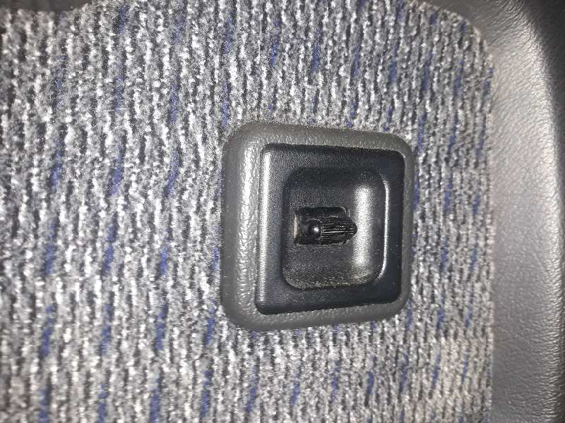 ELEVALUNAS TRASERO IZQUIERDO