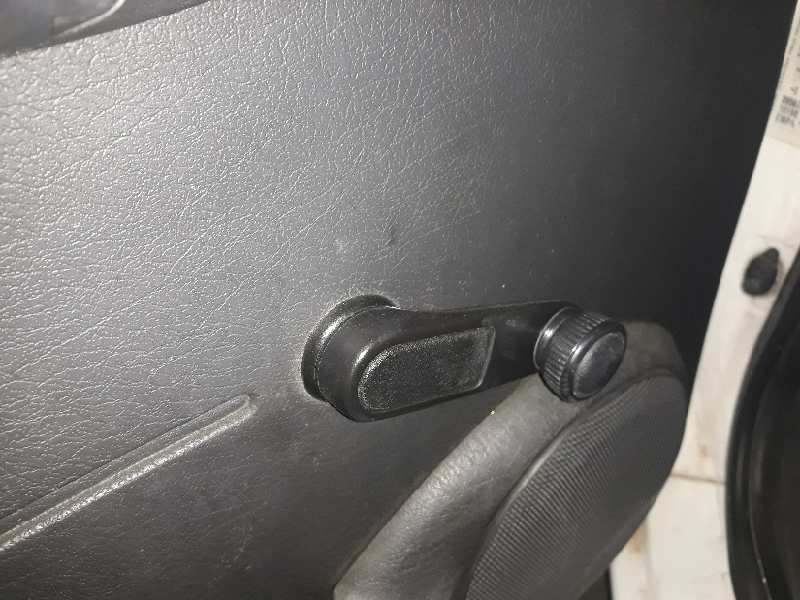 ELEVALUNAS DELANTERO IZQUIERDO