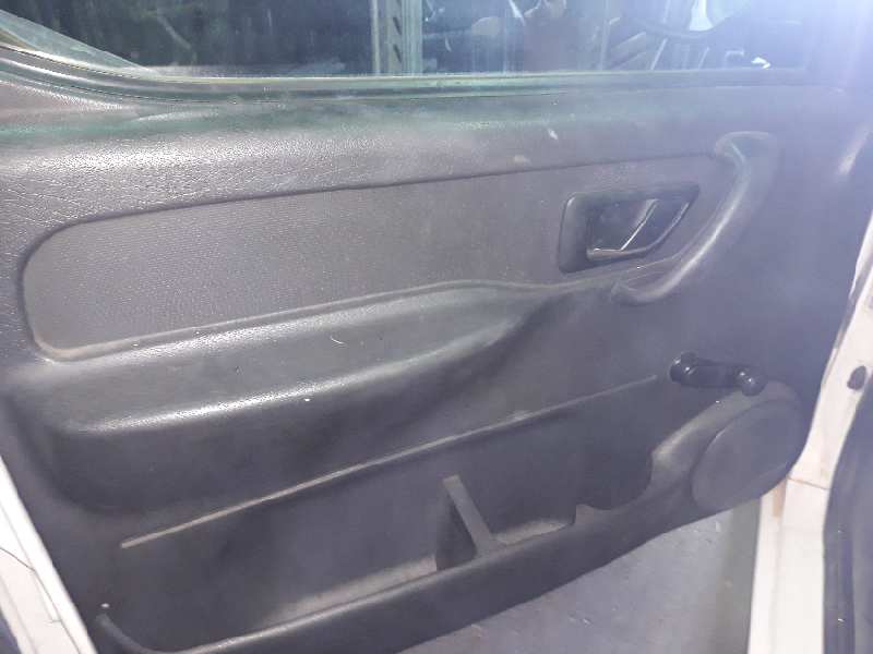 GUARNECIDO PUERTA DELANTERA IZQUIERDA