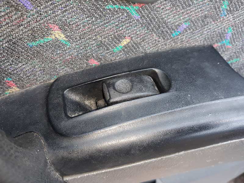 ELEVALUNAS DELANTERO DERECHO