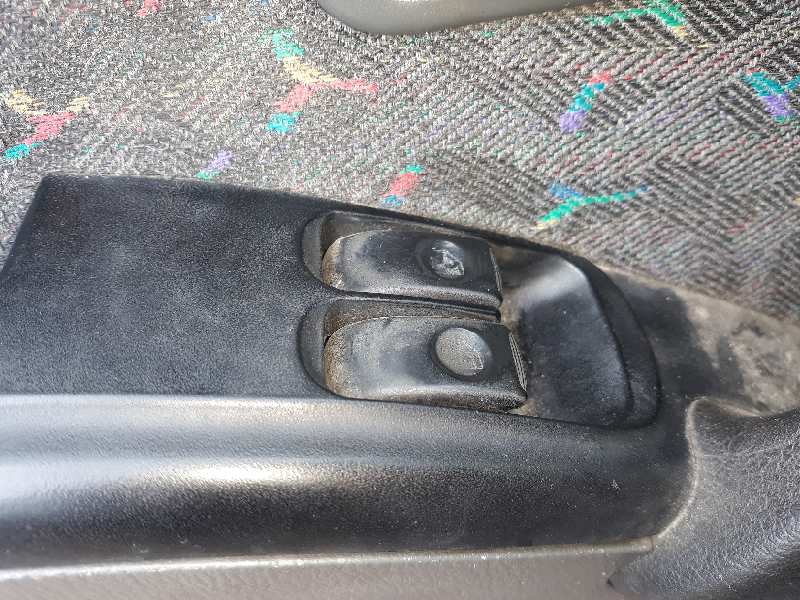 MANDO ELEVALUNAS DELANTERO IZQUIERDO 