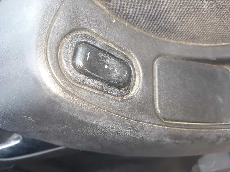 ELEVALUNAS DELANTERO DERECHO