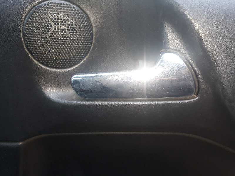 MANETA INTERIOR DELANTERA DERECHA