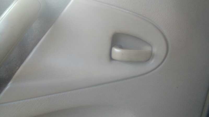 MANETA INTERIOR DELANTERA IZQUIERDA