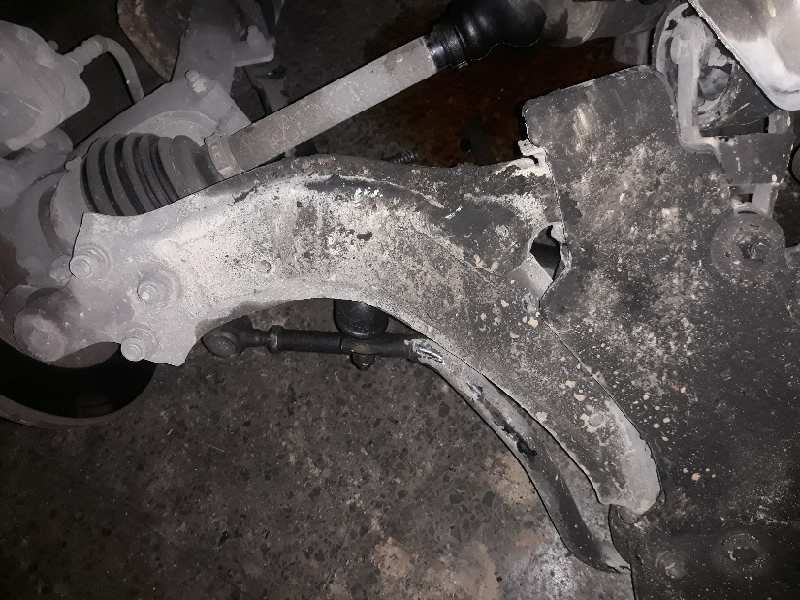 BRAZO SUSPENSION INFERIOR DELANTERO DERECHO