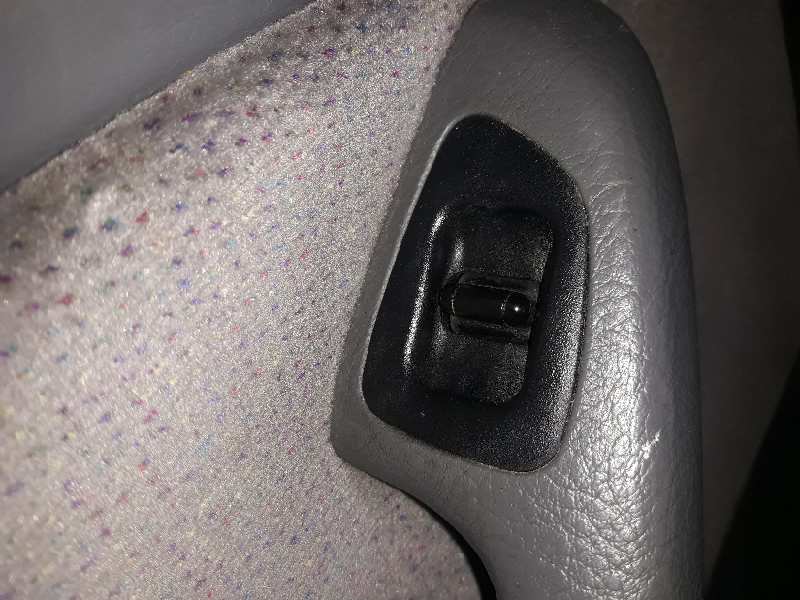 ELEVALUNAS TRASERO IZQUIERDO