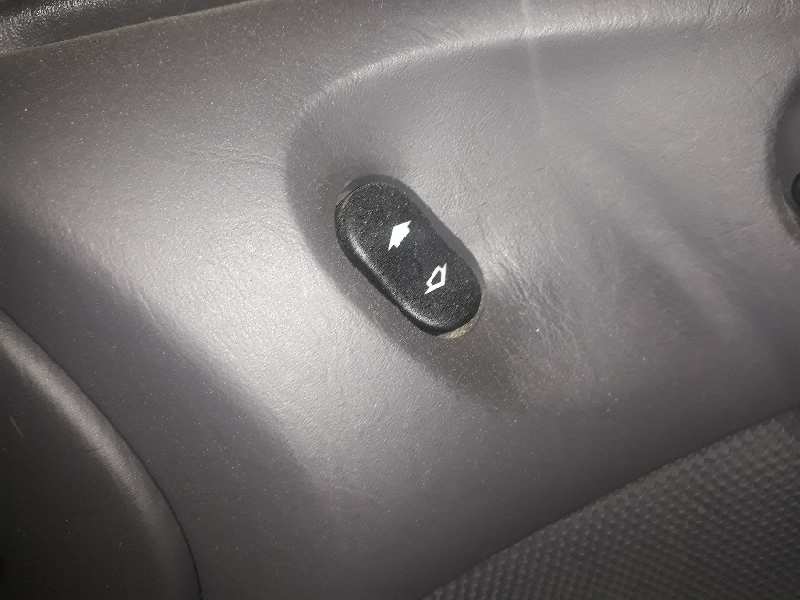 ELEVALUNAS DELANTERO DERECHO