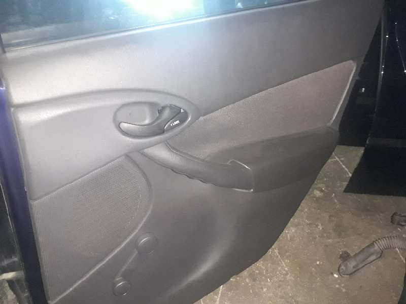 GUARNECIDO PUERTA TRASERA DERECHA