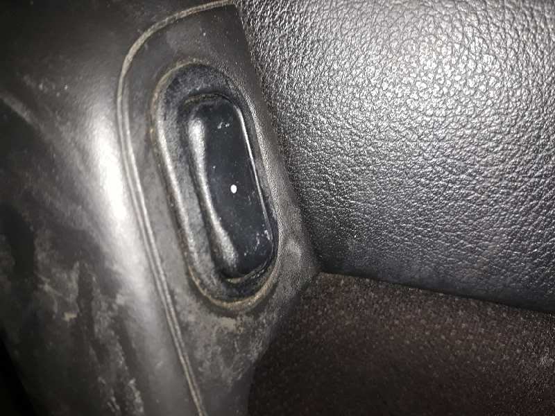 ELEVALUNAS DELANTERO DERECHO