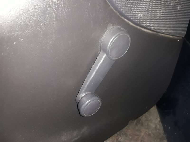 ELEVALUNAS TRASERO DERECHO