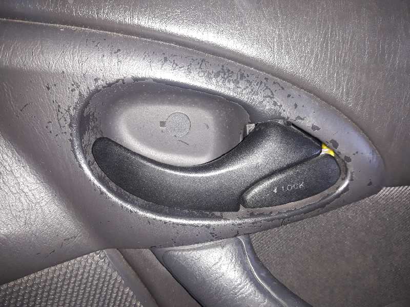 MANETA INTERIOR DELANTERA DERECHA