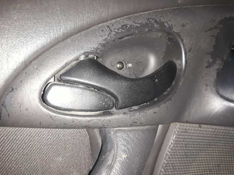 MANETA INTERIOR DELANTERA IZQUIERDA