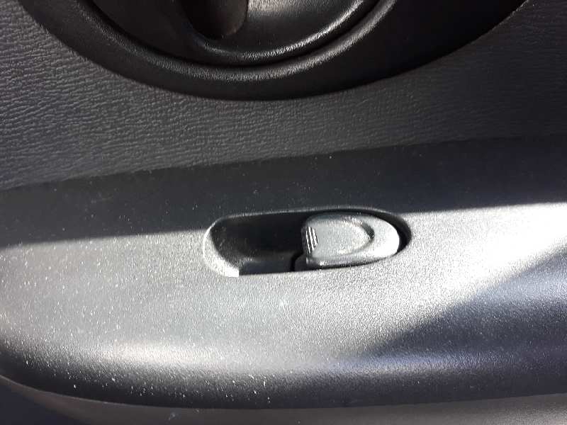 MANDO ELEVALUNAS DELANTERO DERECHO