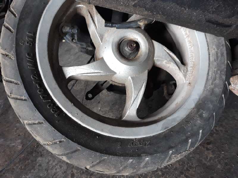 TRASERA RUEDA HYOSUNG SF