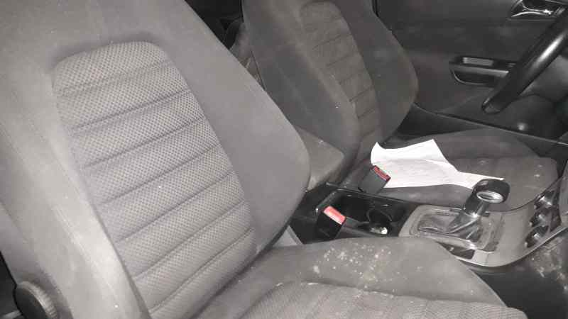 ASIENTO DELANTERO IZQUIERDO