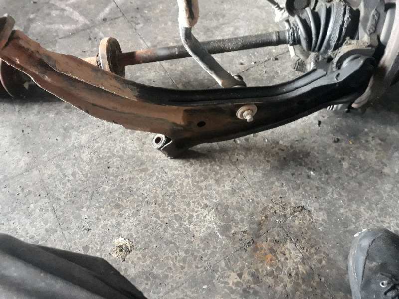 BRAZO SUSPENSION INFERIOR DELANTERO DERECHO