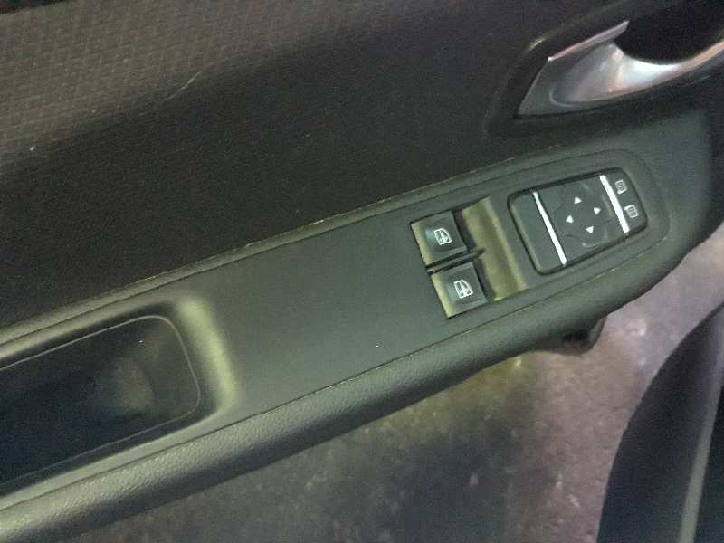 ELEVALUNAS DELANTERO IZQUIERDO