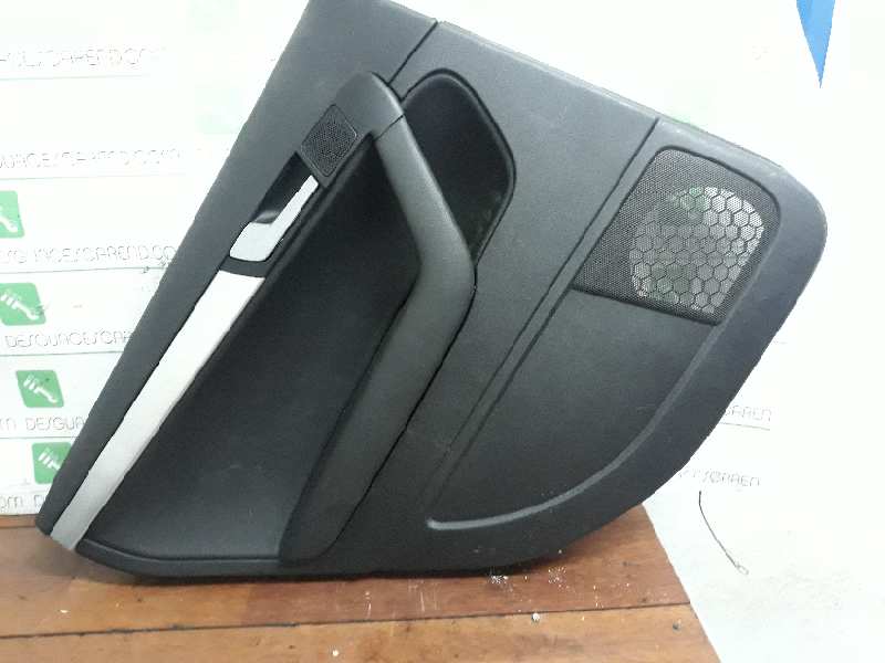 GUARNECIDO PUERTA TRASERA IZQUIERDA