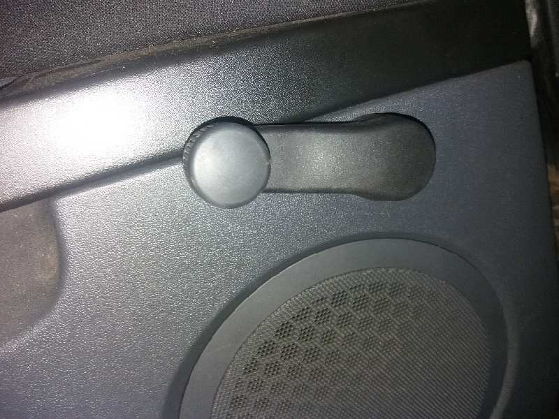 ELEVALUNAS TRASERO IZQUIERDO