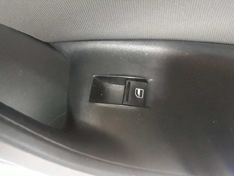 MANDO ELEVALUNAS DELANTERO DERECHO