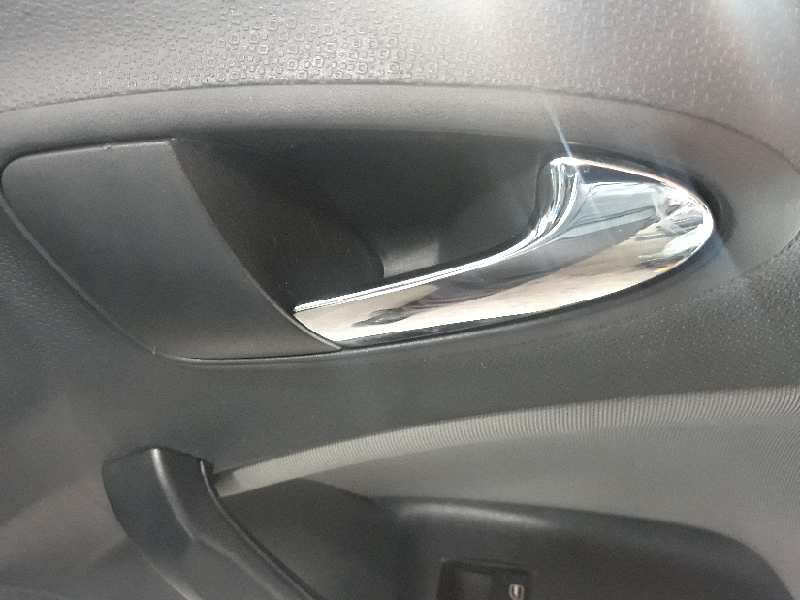 MANETA INTERIOR DELANTERA DERECHA